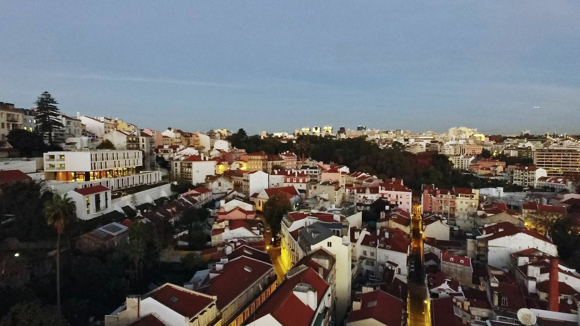 Memmo Principe Real, A Member Of Design Hotels Lisbon Bagian luar foto